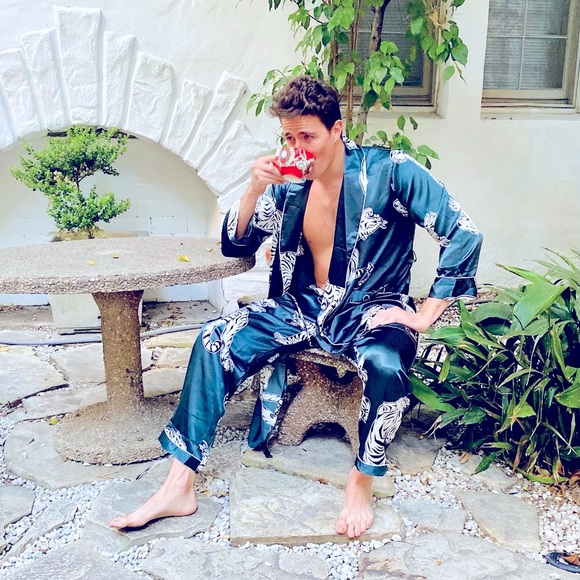 Men’s Blue Teal Tiger Robe Set (only have set with SHORTS now in stock) - Picture 4 of 11